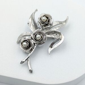 Signed Coro vintage silver tone brooch pin flower stem with faux pearls